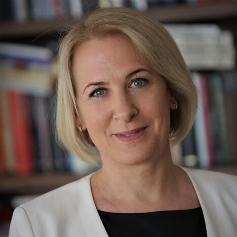Dr Lorraine Ryan