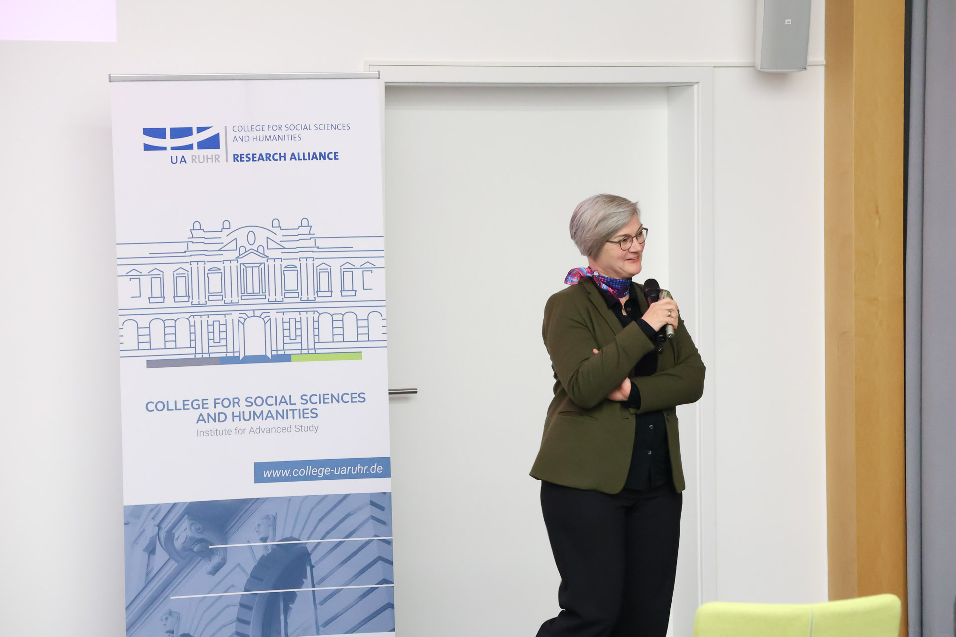 Prof. Sigrid Nieberle, TU Dortmund University, introducing author Angela Steidele